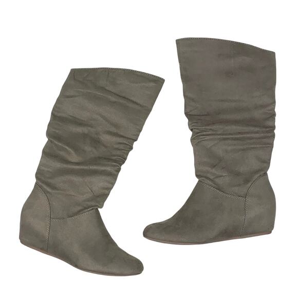 Francesca's Trend Report Taupe Suede Boots Cozycore Size 9 - Picture 3 of 8
